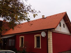 Pálená krytina Tondach Stodo 12 na rodinném domě v Chotěšově