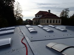 Střecha z PVC fólie na výrobních budovách v Příchovicích